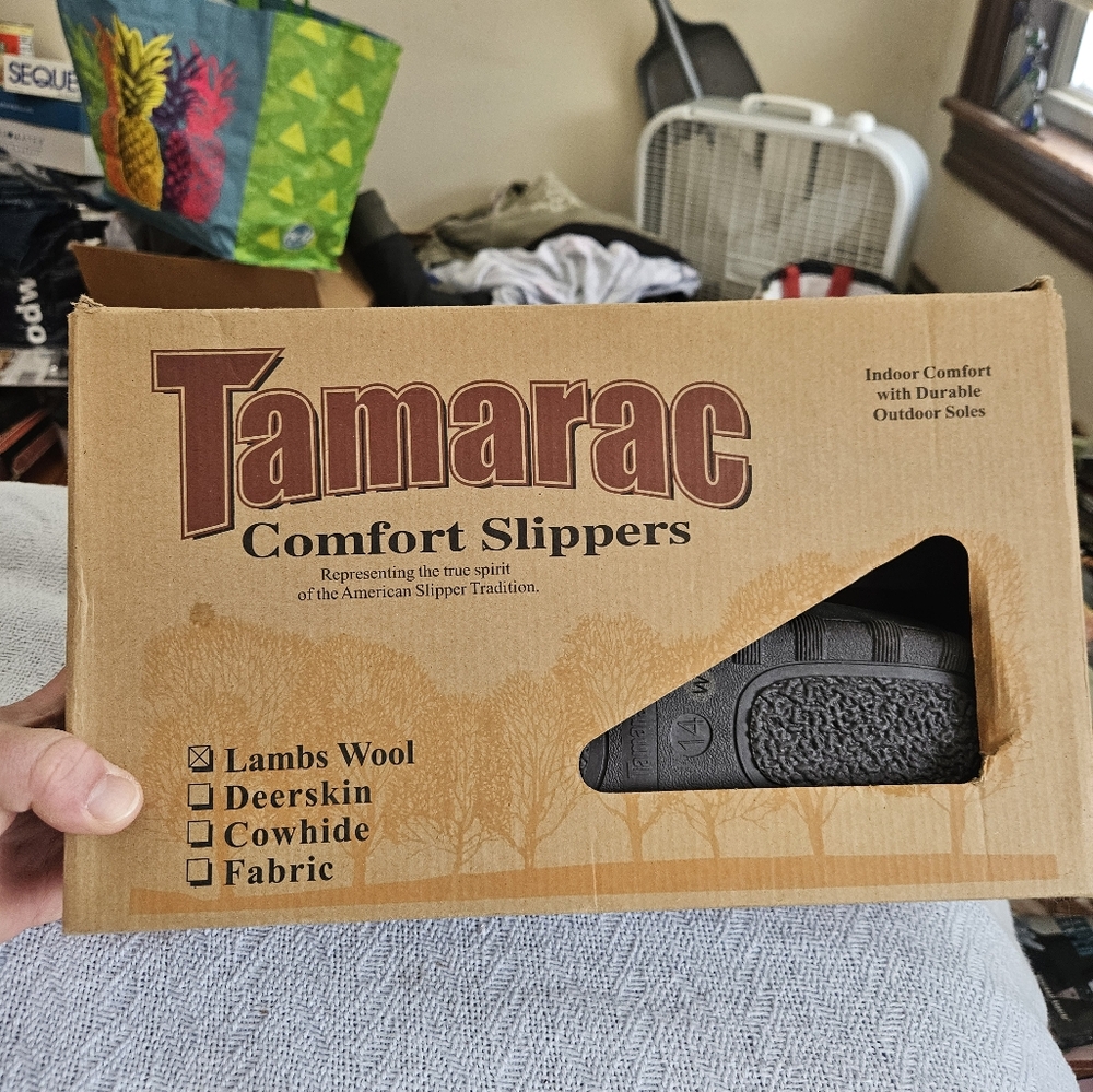 NEW in Box Tamarac Comfort Slippers Lambs Wool Men's Brown 14m